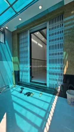 Bán nhà sát mặt tiền q4 cạnh q 1 
ngang 3.65 dài 15 m
đúc xây mới 7 tầng có 6