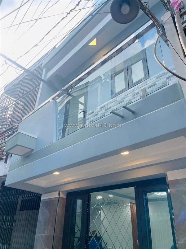 Bán nhà sát mặt tiền q4 
ngangv3.35 x 5.6 có  2 tỷ