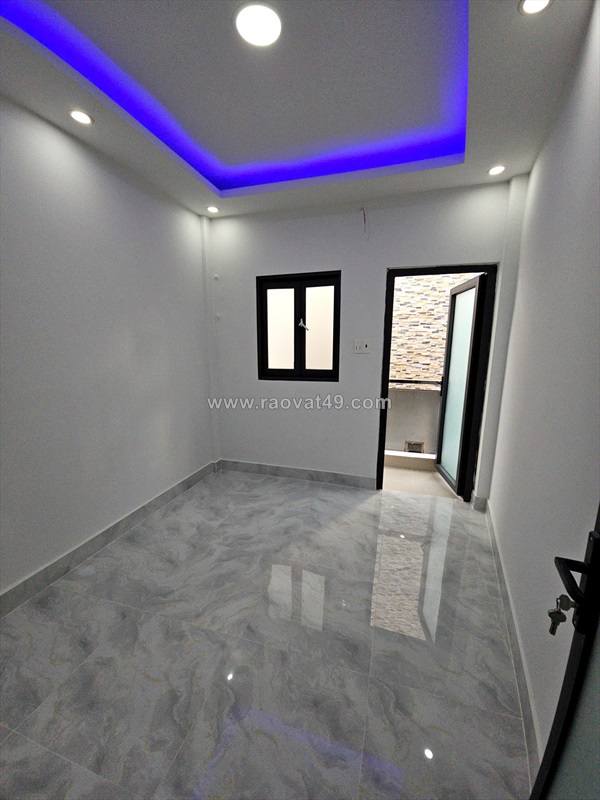 Bán nhà sát mặt tiền q4 vĩnh hội 

ngang 2,8 dài 7 đúc 2 tấm mới hơn 2 tỷ