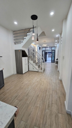 Bán nhà  sát mặt tiền xe hơi trung tâm q4 

ngang 3.59 x16 - 4 tấm dòng tiền