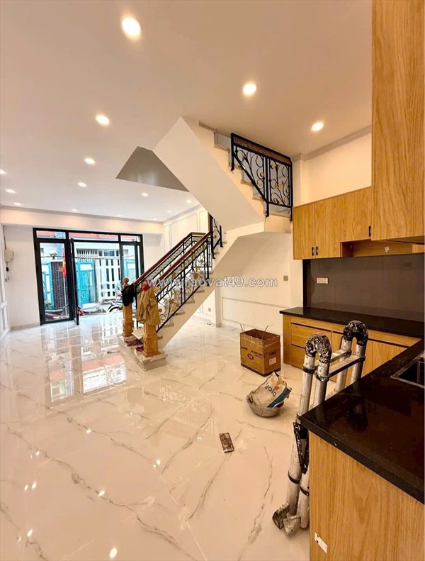 Bán nhà vị trí đẹp hẻm / bùi minh trực p5q8 cách mặt tiền vài bước chân