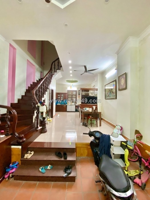 Bán nhà xuân đỉnh 32 mét 5 tầng 10,5 tỷ