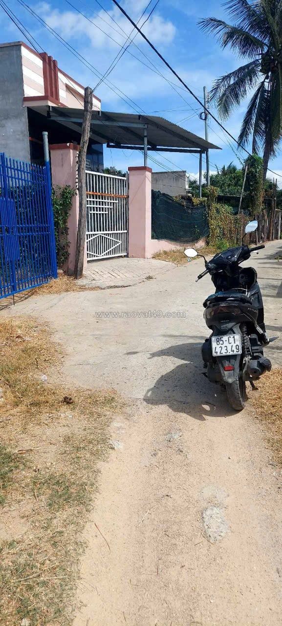 📣📣bán nhanh 2 lô thổ cư liền kề (100m2/lô). đất thuộc long binhsau lưng nam miền trung. ngay khu dân cư đông đúc, yên tĩnh.  đường bê tông ô tô.   giá: 650tr/lô.