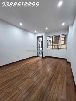 Bán phân lô khuất duy tiến 60mx5t, mt4,5m- ô tô tránh đỗ vào nhà - kinh doanh