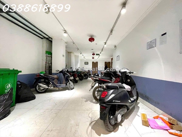 Bán toà dòng tiền cầu giấy 135mx7t, mt8m- bên thứ 3 thuê 0 tr/th