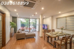 Bán toà nhà mặt hồ tây 130mx8t, mt6m - lô góc - thang máy - cho tây thuê dòng