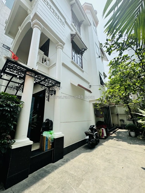 Biệt thự sân vườn ngọc thuỵ, 200m x 4 tầng, mặt tiền 12.5m, 3 thoáng, ngõ