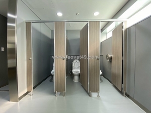 Cải tạo nhà vệ sinh công cộng với tấm hpl compact