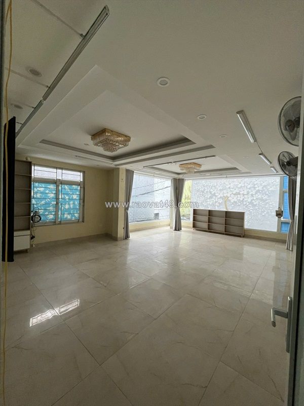 Cần cho thuê 100m2 mb tầng 2 tại số 17 ngõ hòa bình 2 (p.minh khai, hbt), hn,