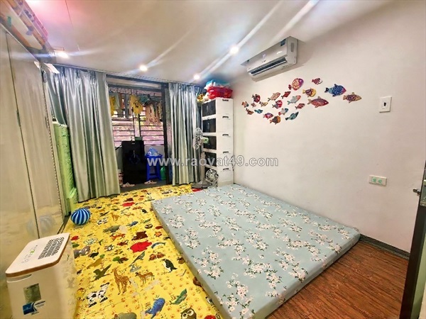 Căn hộ tập thể nghĩa tân tầng 2-dt 50m giá 4,25 tỷ-ô tô đỗ chân tòa