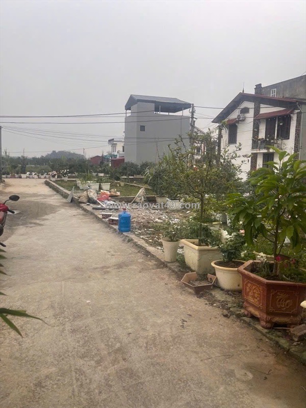 Chỉ 2,6 tỷ, tìm đâu ra lô đất 40m ở tổ 10, quang minh full thổ cư, đường rộng,