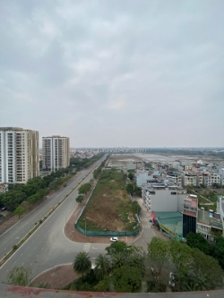 Chính chủ bán căn hộ 2pn tầng cao – ở ngay – gần marie curie long biên