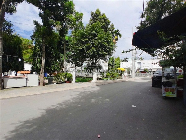 Chính chủ bán lô đất ngang 5.5 x , hẻm thông ô tô, đường 6m, ở đường phạm văn
