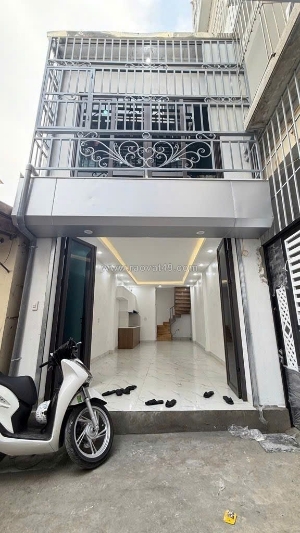 Chính chủ bán nhà 2 tầng mặt ngõ giải phóng , ô tô đỗ cửa