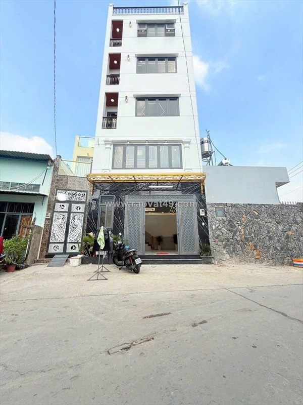 Chính chủ cho thuê nhà phố, đầy đủ nội thất cao cấp. vị trí đắc địa trung tâm
