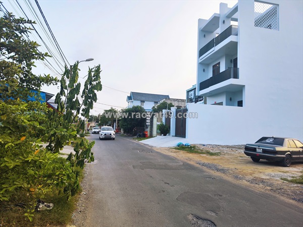 Cho thuê 130m2 nhà cấp 4 mt đường liên ấp 234