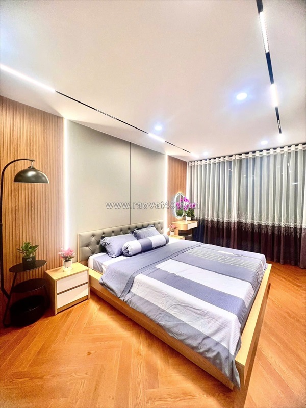 Cho thuê gấp nhà nguyên căn phố văn cao 25m2 4tầng 8.5tr/tháng gần hồ tây