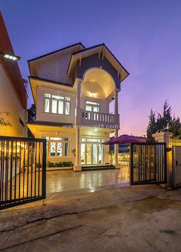 Cho thuê villa 6 phòng ngủ đường hùng vương phường 9 đà lạt 20 triệu