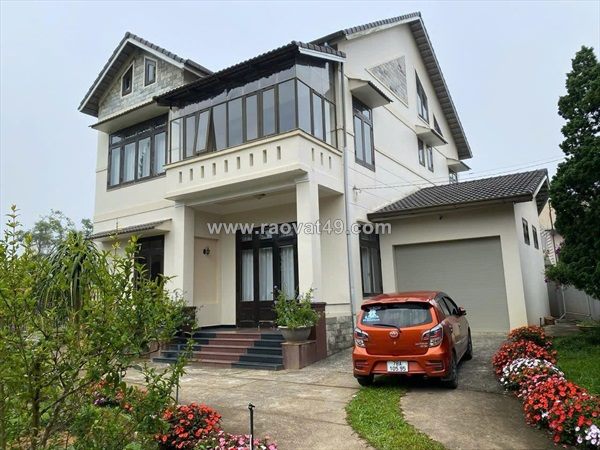 Cho thuê villa sân vườn sân đậu ô tô đường nguyễn an ninh phường 6 đà lạt giá