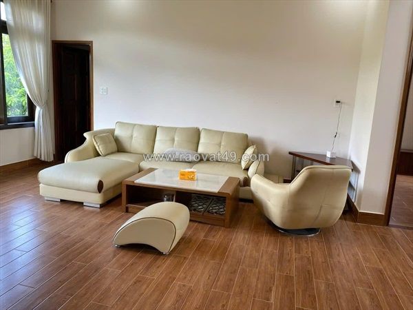 Cho thuê villa sân vườn sân đậu ô tô đường nguyễn an ninh phường 6 đà lạt giá