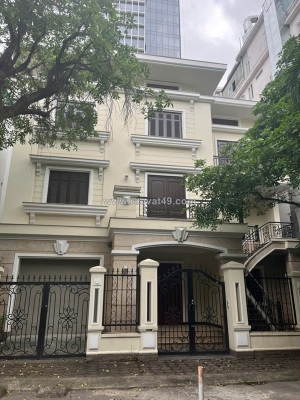 Chủ bán biệt thự kđt yên hoà. dt 204m x 5 tầng. mt 15m. sđcc .lh: 0964769634