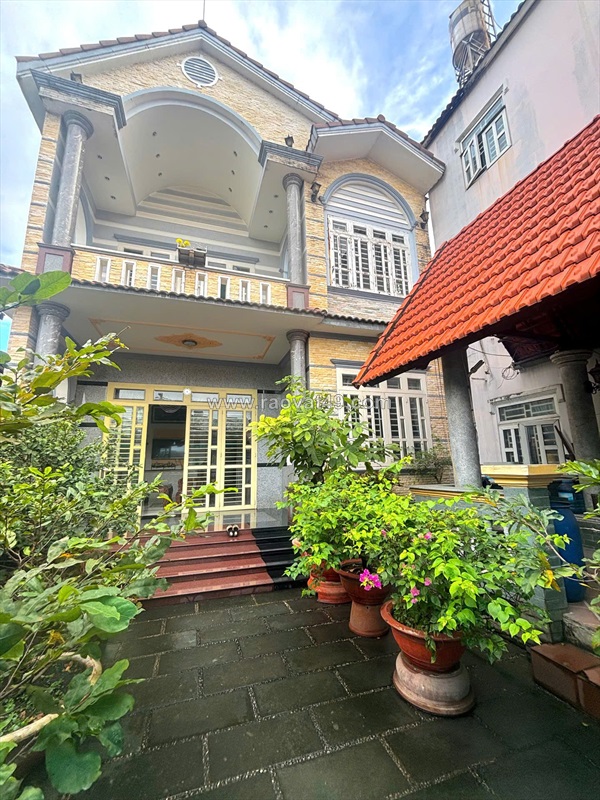 Chủ bán gấp biệt thự hơn 200m2 - f linh tây