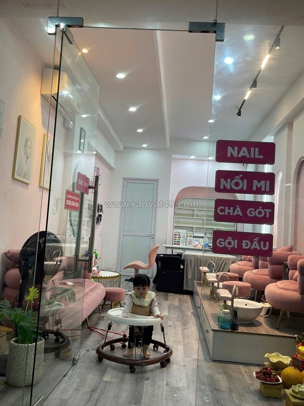 Con nhỏ k ai quản lý nên mình cần sang nhượng lại tiệm nail – mi hoạt động được