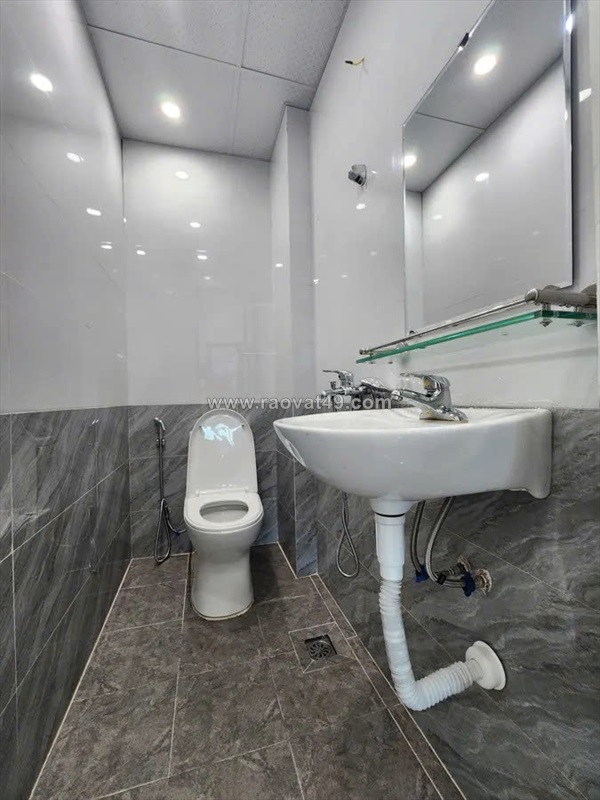 💡đâu ra nhà cán bộ ô tô đỗ gần 30m² khương trung, 4pn, giá chỉ hơn 4.9 tỷ?