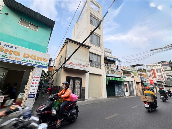 Dt siêu lớn m2 ngang lớn 9,6m*26m- bán nhà mặt tiền trần văn đang ngay góc