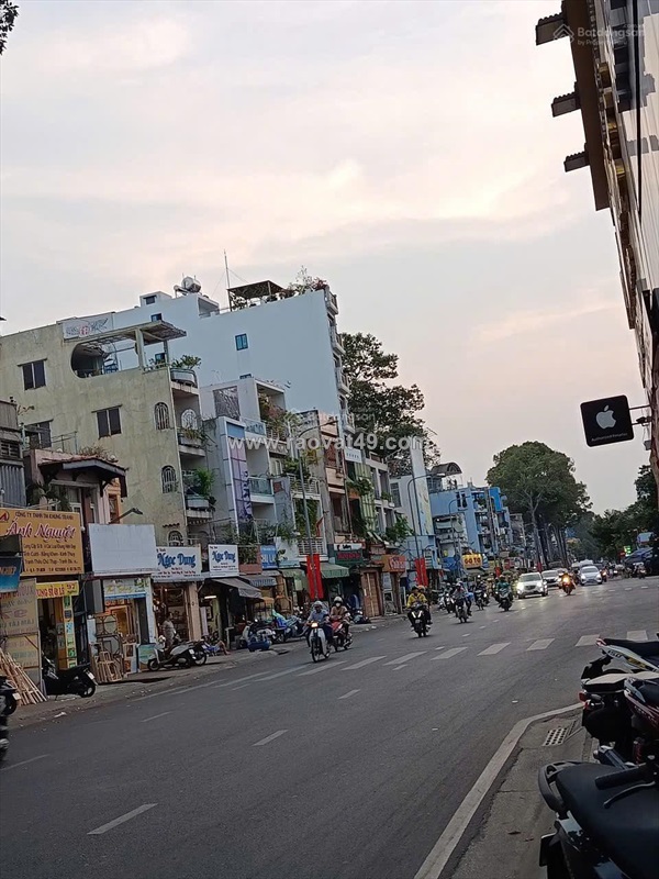*em bán trước tết nhỉnh 15tỷ, 2 mặt tiền 4tầng ngang bự 5.2m lô góc trần phú
