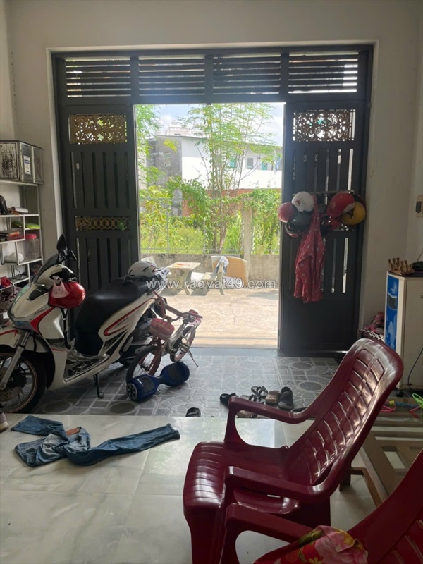 ~/Img/2026/2/gap-ban-nhanh-nha-tret-lau-xe-hoi-ngu-trong-nha-huynh-thi-hai-chi-45-ty-01.jpg