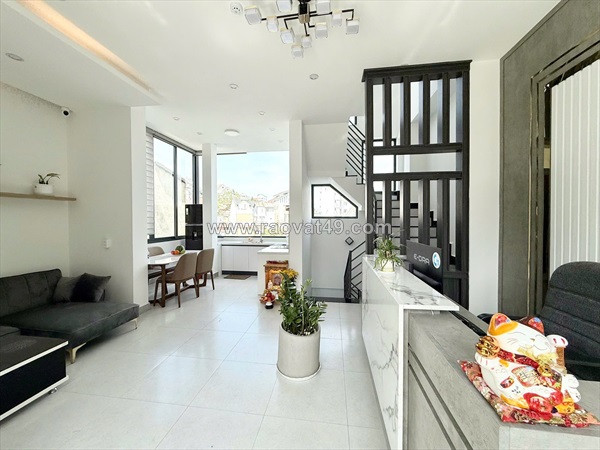 Giảm giá bán gấp khách sạn 2 mặt tiền đường nhựa chính ngô thì sỹ, đà lạt giá