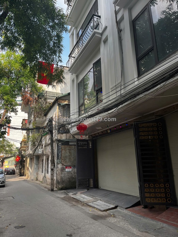 Hiếm, bán nhà lạc long quân,gần phố, diện tích rộng, mặt tiền 8m,chỉ 23.4 tỷ