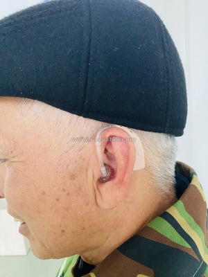 Khi tiếng ù tai không còn là nỗi ám ảnh nhờ máy trợ thính hiện đại