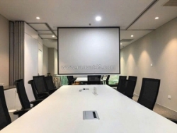 Lắp đặt màn chiếu . máy chiếu