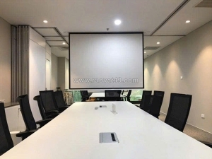 Lắp đặt màn chiếu . máy chiếu