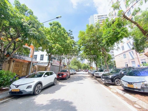 Liền kề bán đảo linh đàm - vỉa hè đá bóng - giá đầu tư 136m2 giá chỉ 28.6 tỷ