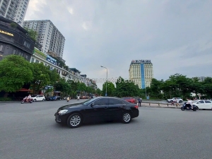 Liền kề lô góc hc golden hồng tiến, 130m,mt 7.5m, sát bệnh viện tâm anh, lô