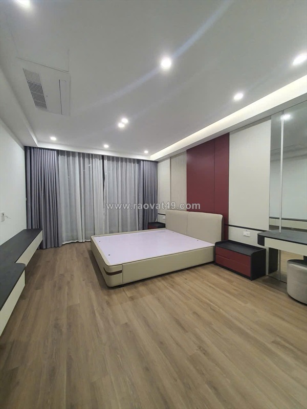 Ngọc thụy – nhà 6 tầng thang máy – ô tô đỗ cổng – 14.5 tỷ