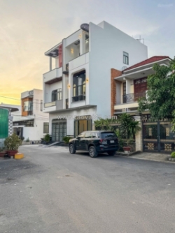 Ngôi nhà ngang 5.3m hiếm khu phước bình - dt rộng lớn 95m2 - 4 nơi ngủ rộng lớn