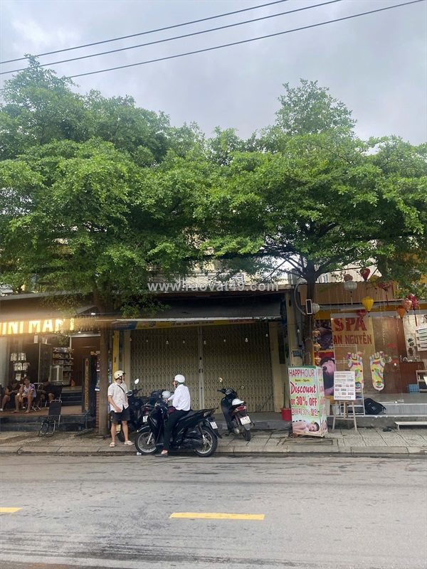 Nhà đẹp  – cần bán nhà mặt phố 3 tầng tại trần hưng đạo, phường cẩm phô, tp.
