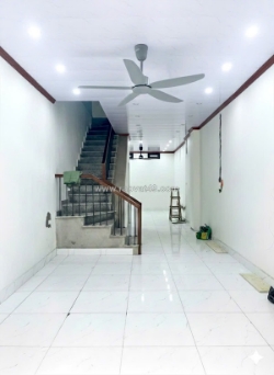 Nhà đẹp – giá tốt – cần bán nhà mới xây 3 tầng tại 99/110 phường định công,