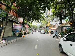 Nhà đẹp giá tốt cạnh nhà ga t3 sân bay, gần 40m2 ngang 4.5m, 2 tầng  2pn, nở