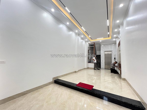 Nhà đẹp ở ngay, định công thượng - 37m*6tầng- ô tô qua cửa-gần trường,chợ-