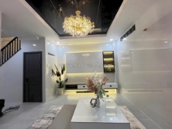 Nhà mới đẹp vào ở liền- hxh 5tầng 4 pn nội thất cao cấplạc long quân q11-giá