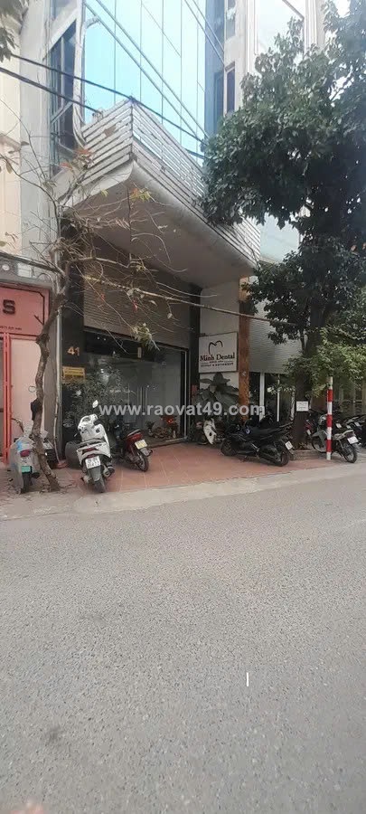 Oto tránh  - trung tâm  đống đa - phương mai xây 8 tầng  - chủ thiện trí bán