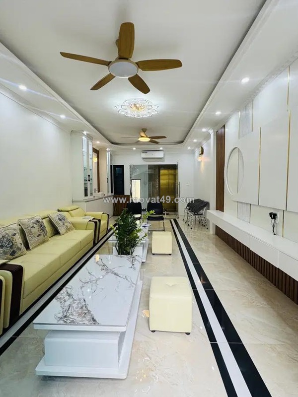 Rẻ nhất ngọc thụy 50m2 7 tầng dân xây full nội thất, ô tô đỗ cửa, 4pn - 1x tỷ