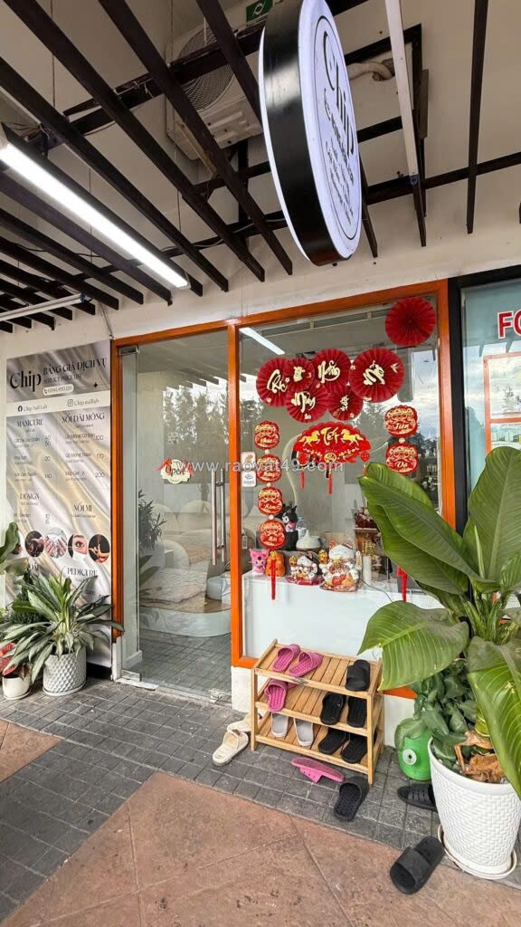 Sang nhượng tiệm nail – mi – gội khu skygarden quận 7
