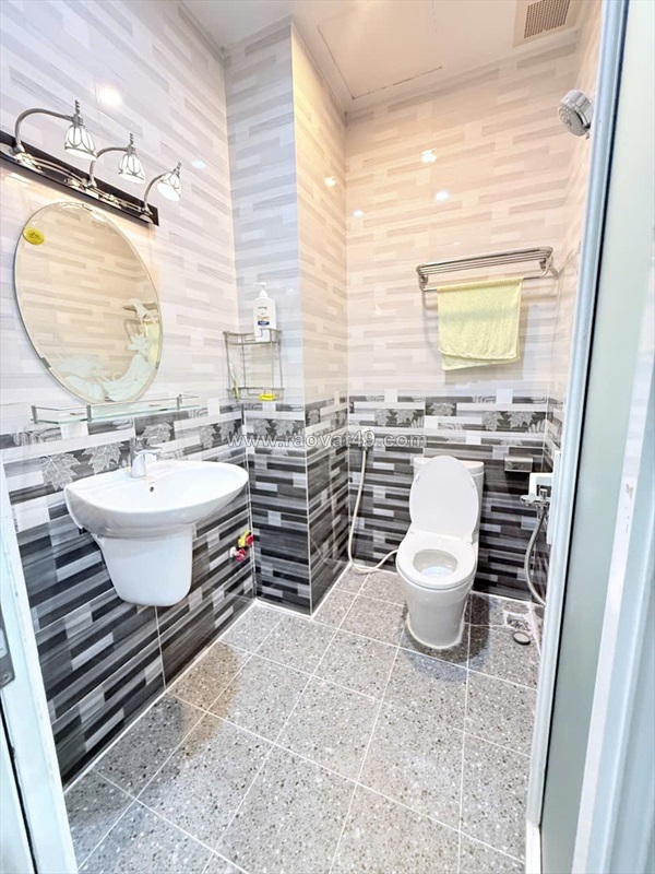 Sát mặt tiền - cmt8 - quận 10 -  4 tầng - 53m2 - hoàn công - 11.8 tỷ