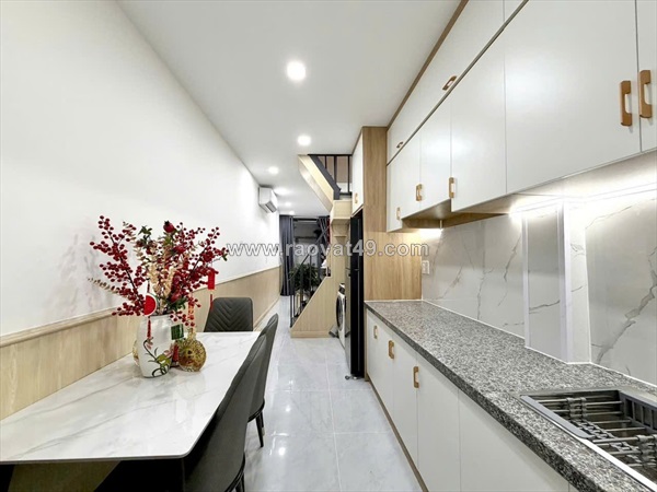 Sát mặt tiền - nguyễn thượng hiền - quận 3 - 3 tầng - 25m2 - 5,2 tỷ